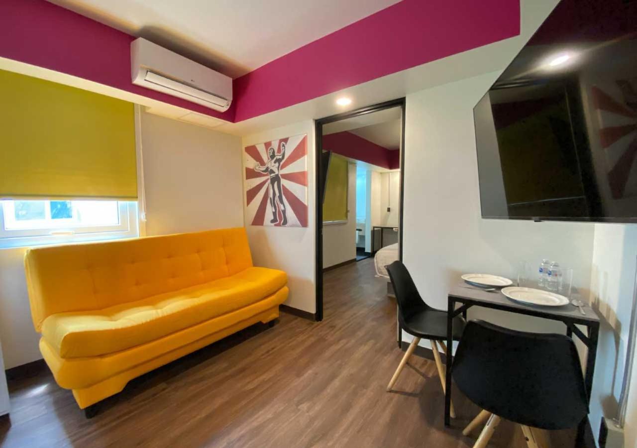 Suite Superior con cama extragrande y sofá cama - No fumadores